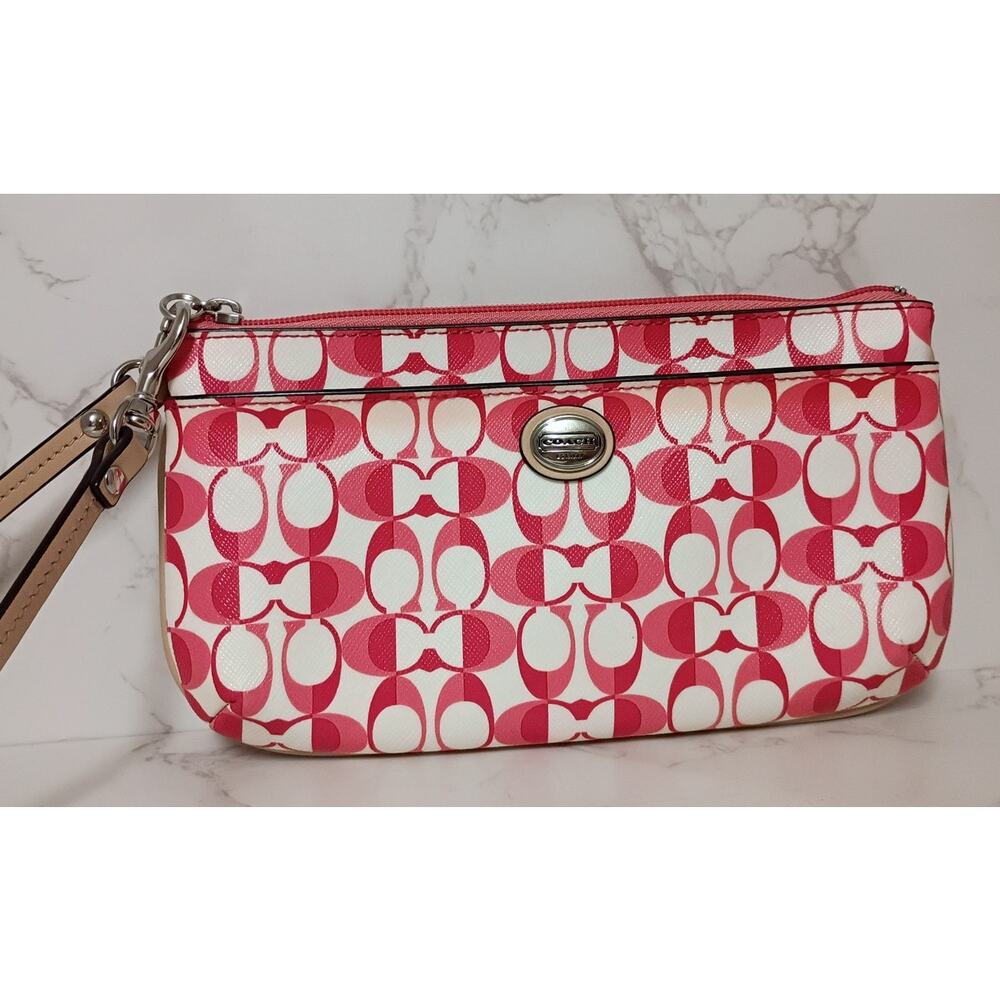 COACH Vintage Peyton Dream C  Hot Pink/Coral/White Go-Go Wristlet
